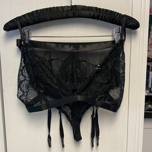 Leg avenue lingerie set